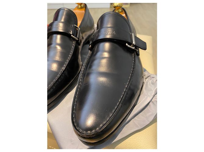 Prada Loafer aus schwarzem Leder - Ansicht 16