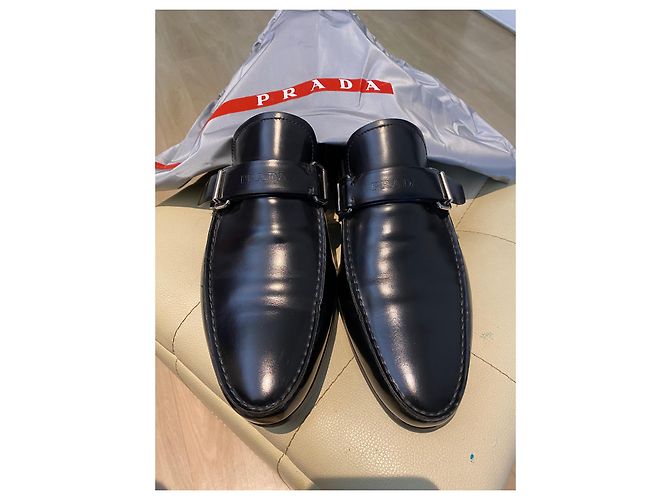 Prada Loafer aus schwarzem Leder - Ansicht 3