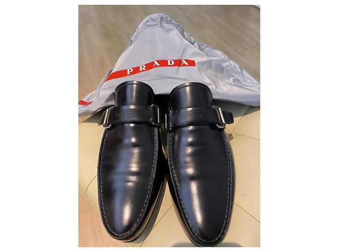 Prada Loafer aus schwarzem Leder - Ansicht 4