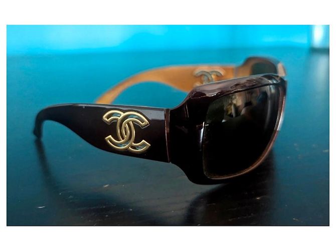Occhiali da sole vintage Chanel 6180 in marrone scuro/borgogna - vista 3