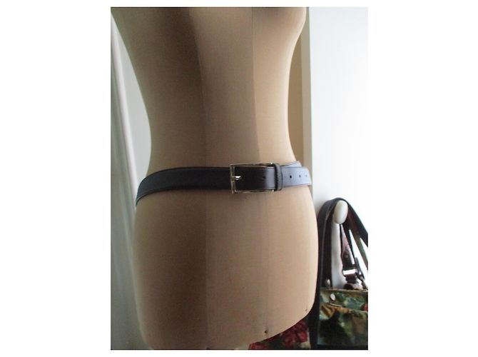 Nina Ricci Brauner Ledergürtel, Größe 44. Unisex. Dunkelbraun - Ansicht 2