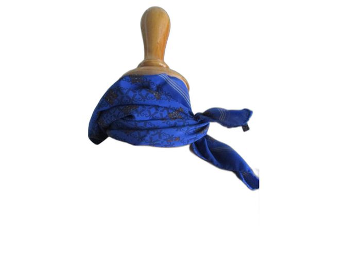 Christian Dior Pochette/bandana soie bleu gitane. - vue 2