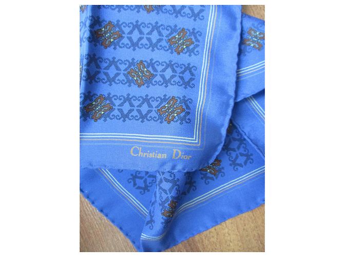 Christian Dior Pochette/bandana soie bleu gitane. - vue 5