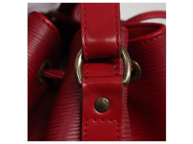 LOUIS VUITTON Epi Petit Noe Shoulder Bag Red M44107 LV Auth 77898 - view 10