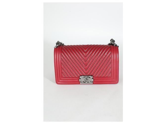 Borsa Boy media in pelle di vitello Chevron bordeaux Chanel Rosso - vista 8