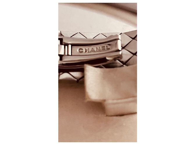 Relógio Chanel Matelassé de Aço com Mostrador Preto e Ônix Prata - vista 5