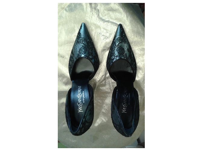 Décolleté Yves Saint Laurent in Pizzo Nero e Blu Chiaro - vista 2