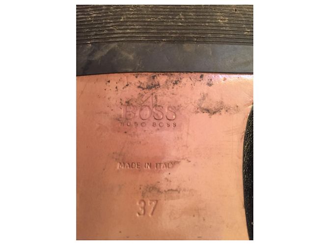 Bottes Hugo Boss en cuir noir taille 37 - vue 11