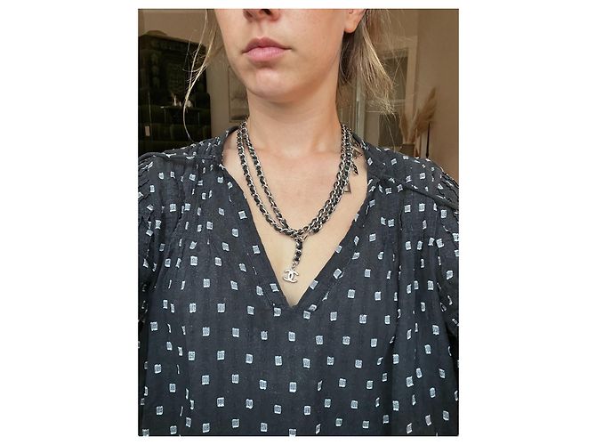 Schwarzer Leder- und Silberketten-Gürtel von Chanel - Chanel-Logo - Ansicht 11