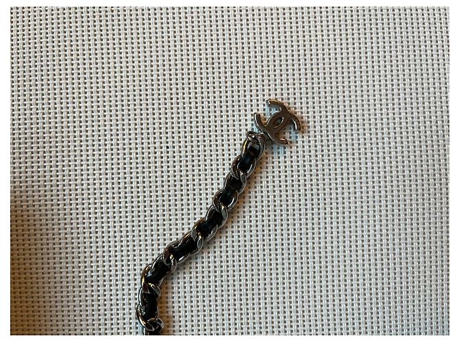 Schwarzer Leder- und Silberketten-Gürtel von Chanel - Chanel-Logo - Ansicht 4