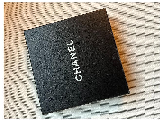 Schwarzer Leder- und Silberketten-Gürtel von Chanel - Chanel-Logo - Ansicht 8