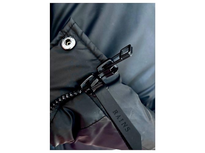 Originale RAINS Pufferjacke (unisex) Schwarz - Ansicht 6