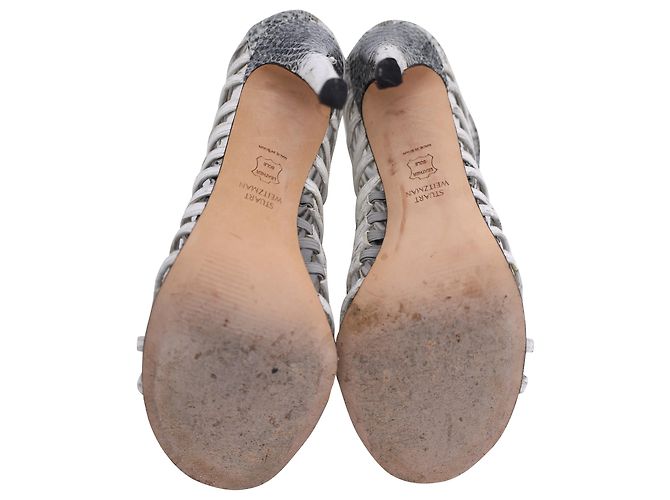 Loops Strappy Sandalen von Stuart Weitzman aus grauem, python-embossiertem Leder - Ansicht 4