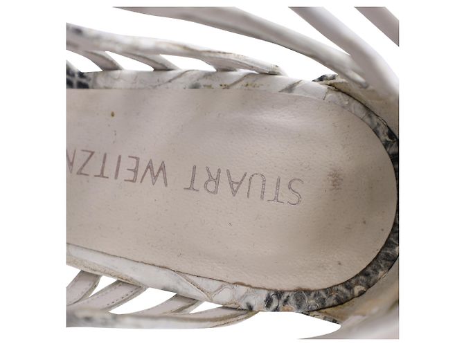 Loops Strappy Sandalen von Stuart Weitzman aus grauem, python-embossiertem Leder - Ansicht 6