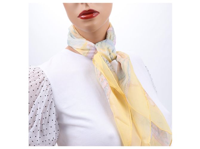 Bufanda de Seda 100% Hermès Carré 90 "ALOHA" Amarillo - vista 18