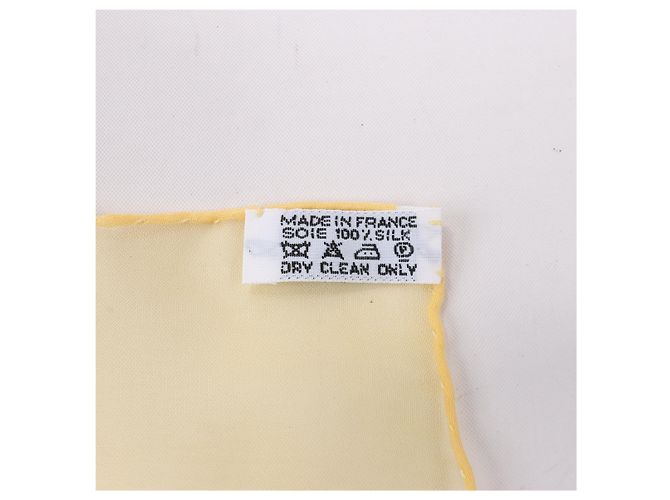 Bufanda de Seda 100% Hermès Carré 90 "ALOHA" Amarillo - vista 19