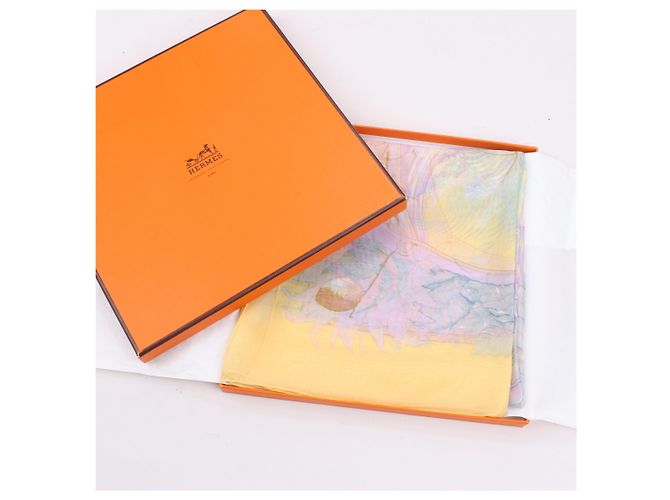 Bufanda de Seda 100% Hermès Carré 90 "ALOHA" Amarillo - vista 20