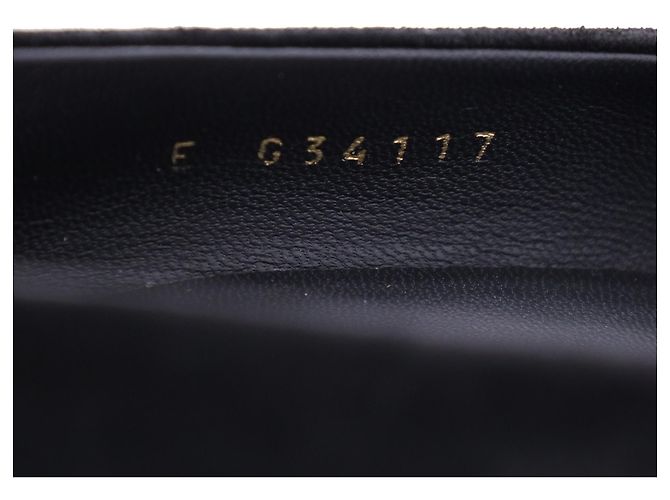 Timeless Décolleté Chanel con punta a contrasto in suede nero - vista 7