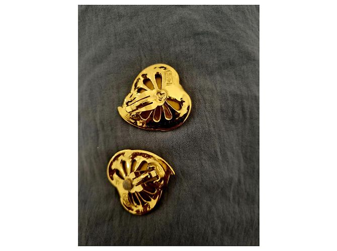 Superbo orecchino Yves Saint Laurent Gold hardware - vista 8