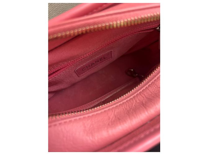 CHANEL Gabrielle Hobo con manico logo e pelle di vitello trapuntata invecchiata Rosa - vista 5