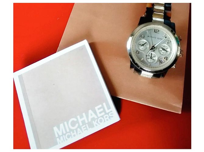 Relógio Michael Kors Dourado de Aço - vista 3