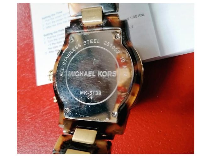 Relógio Michael Kors Dourado de Aço - vista 4