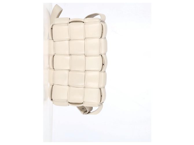 Borsa Cassette Padded Bottega Veneta in pelle di agnello bianca - vista 11