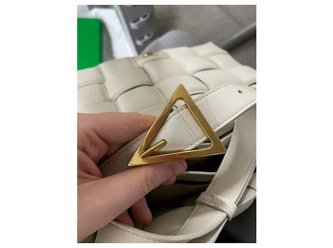 Borsa Cassette Padded Bottega Veneta in pelle di agnello bianca - vista 16