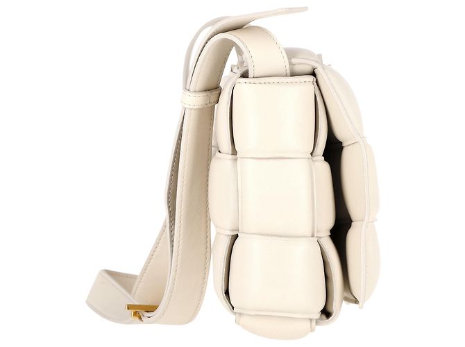 Borsa Cassette Padded Bottega Veneta in pelle di agnello bianca - vista 2