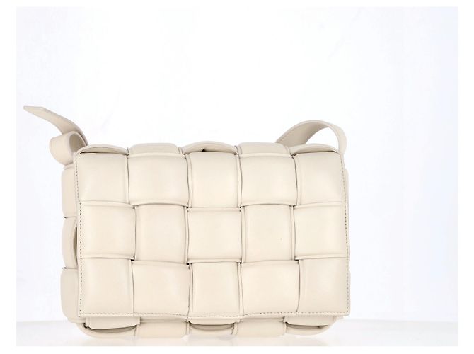 Borsa Cassette Padded Bottega Veneta in pelle di agnello bianca - vista 9