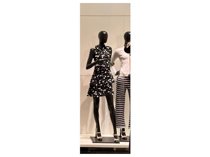 Chanel Pre-Fall 2022 Tweed Kleid Schwarz Wolle - Ansicht 4
