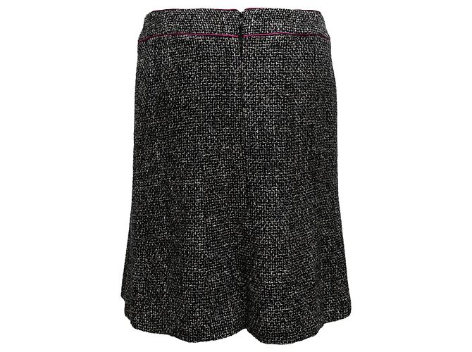 Vintage Schwarz-Weiß Chanel Herbst/Winter 2003 Tweed-Rock Größe FR 46 - Ansicht 3