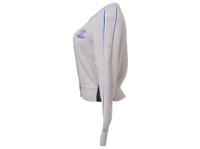 Timeless Chanel-Cardigan mit Knöpfen aus grauer Kaschmirwolle - Ansicht 2