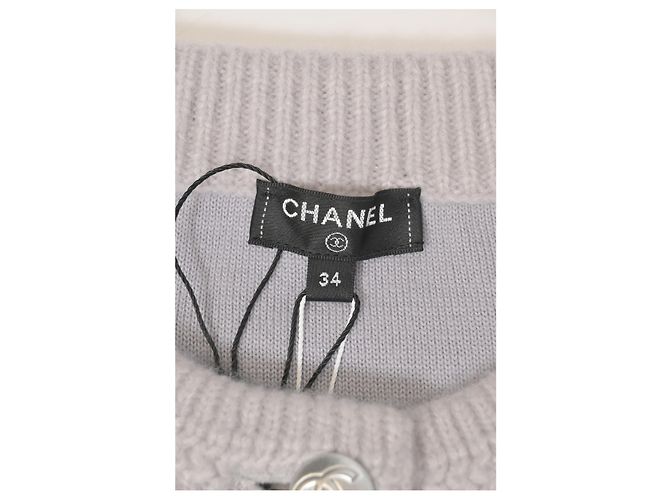 Timeless Chanel-Cardigan mit Knöpfen aus grauer Kaschmirwolle - Ansicht 9