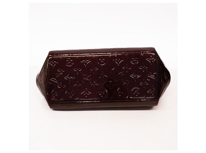 Borsa tote Vernis Sherwood PM di Louis Vuitton in Amarante Bordò - vista 3
