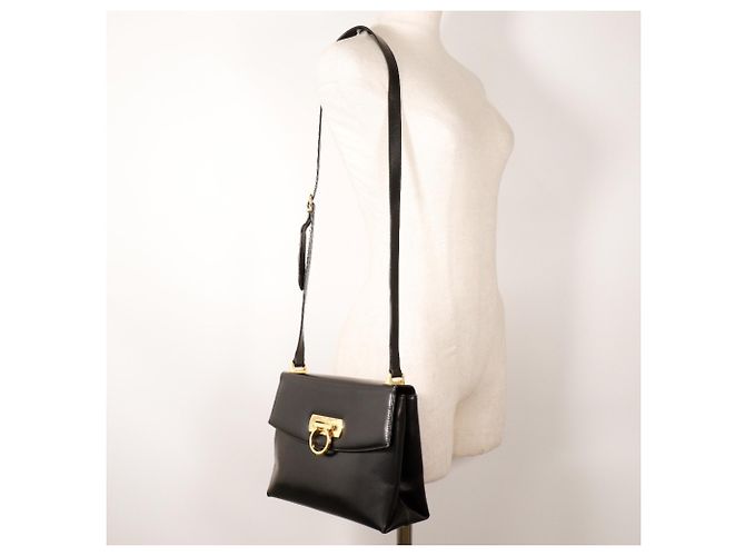Borsa a spalla in pelle nera Gancini di Salvatore Ferragamo Nero - vista 17