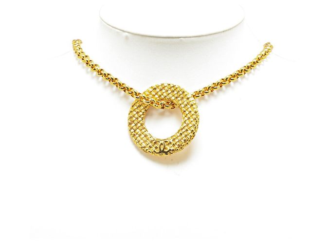 Timeless Colar pendente em círculo com corrente Coco Mark da Chanel em acabamento dourado - vista 5