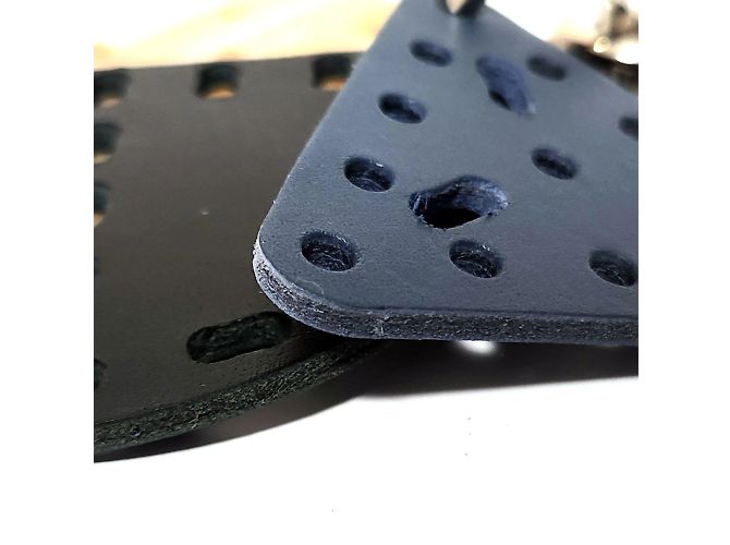 Loewe Meccano Schlüsselanhänger in Schwarz und Beige - Ansicht 6