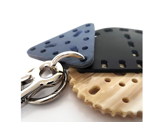 Loewe Meccano Schlüsselanhänger in Schwarz und Beige - Ansicht 8