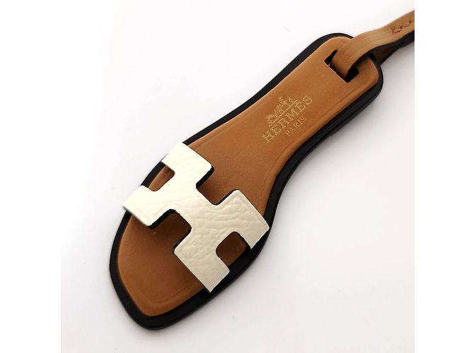 Hermès Portachiavi Nano Charm Hermes Oran in Sable Naturale e Nero - vista 4