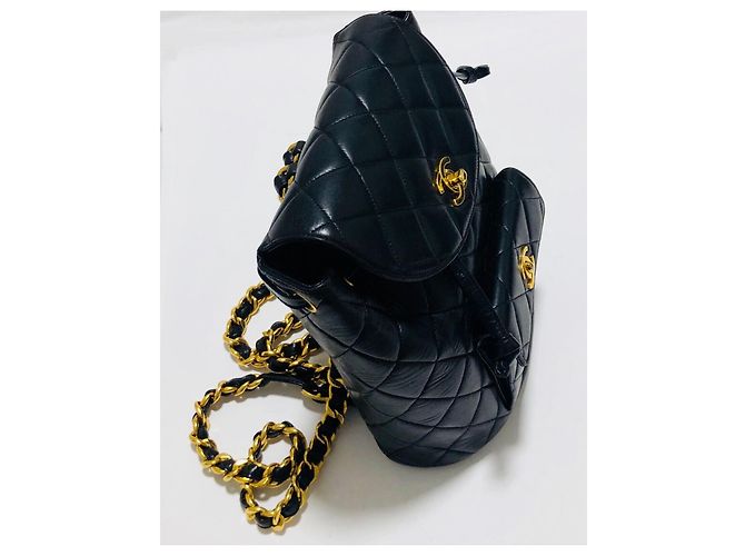 Chanel Duma Rucksack aus schwarzem Lammleder und Gold Gold hardware - Ansicht 18