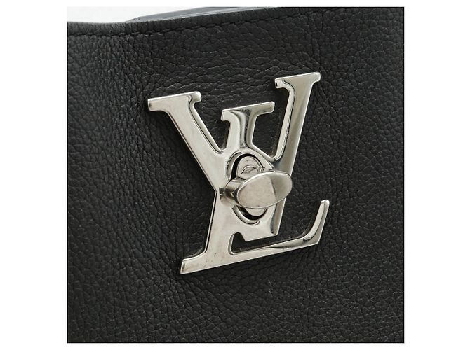 Twist Borsa Tote Lock Me Go di Louis Vuitton Nero - vista 6