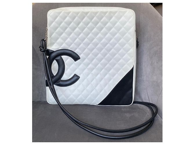 Borsa messenger piatta Chanel Cambon in pelle bianca Bianco - vista 2