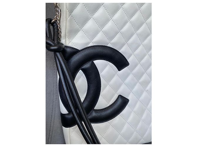 Borsa messenger piatta Chanel Cambon in pelle bianca Bianco - vista 3