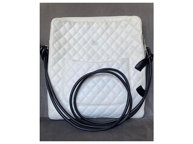 Borsa messenger piatta Chanel Cambon in pelle bianca Bianco - vista 5