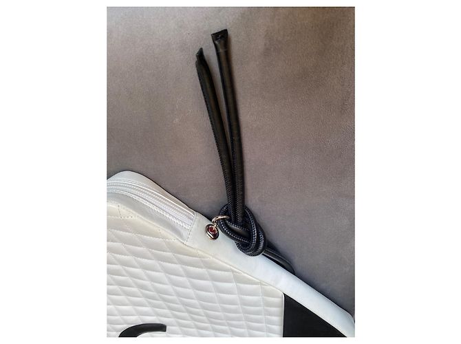 Borsa messenger piatta Chanel Cambon in pelle bianca Bianco - vista 9
