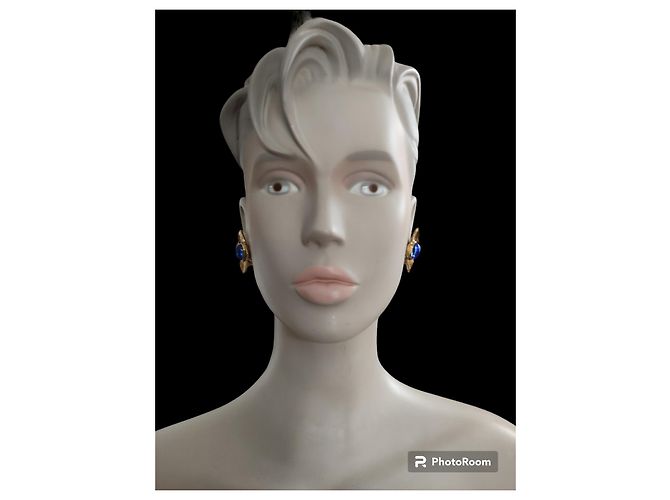 Orecchini Yves Saint Laurent dorati martellati con cabochon in vetro blu D'oro - vista 6