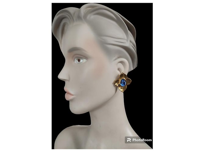 Orecchini Yves Saint Laurent dorati martellati con cabochon in vetro blu D'oro - vista 7