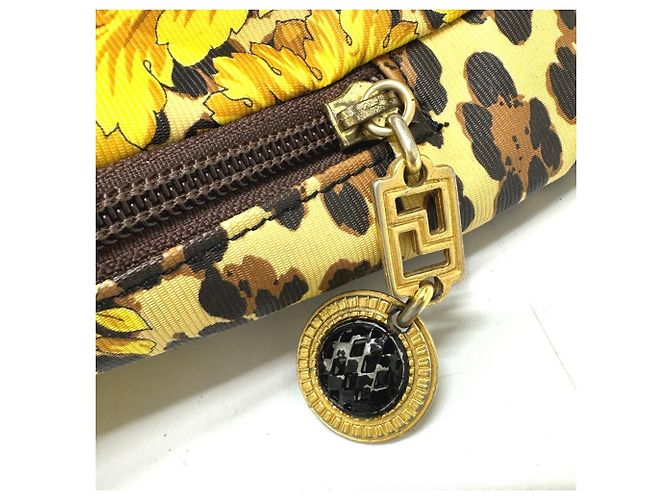 Vintage Gelbe Leder Schultertasche von Versace - Ansicht 7