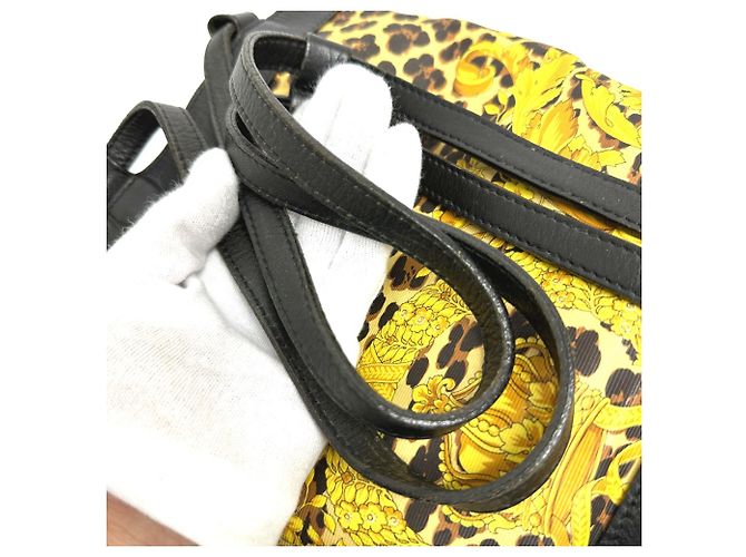 Vintage Gelbe Leder Schultertasche von Versace - Ansicht 8